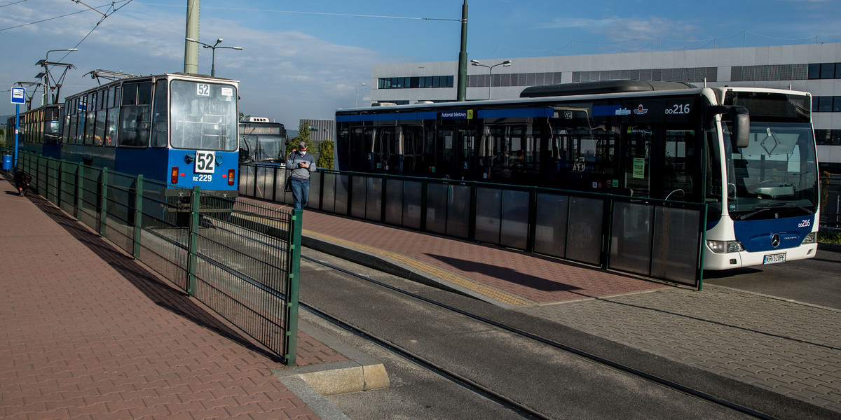 Kraków. Napad na pasażera tramwaju. 