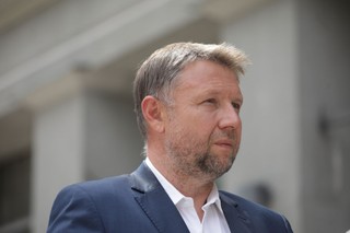 Kierwiński: Premier Morawiecki kłamie; decyzje, o których mówi zapadły w 2001 r.
