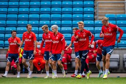 Rośnie presja na FIFA. Dania i Norwegia dołączają do bojkotu meczów z Rosją