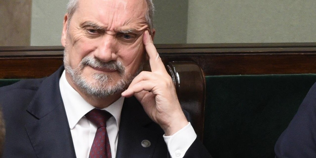 Macierewicz atakuje Błaszczaka. O co poszło?