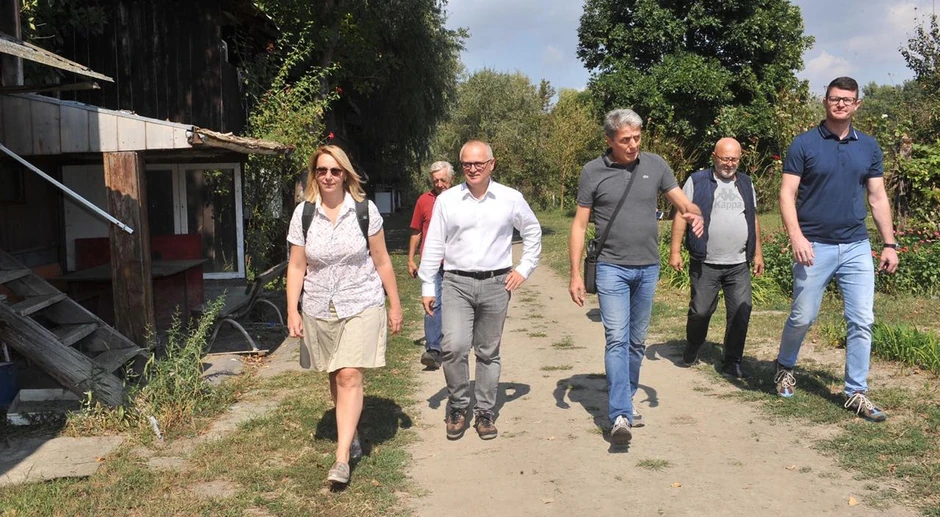 Vesić sa saradnicima u obilasku VRO