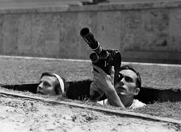Leni Riefenstahl z operatorem Walterem Frentzem na planie filmu „Olympia w 1936 r.