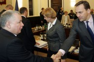 Posiedzenie rządu 07.11.2006 r. Ówczesny premier Jarosław Kaczyński i szef MON Radosław Sikorski