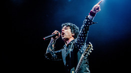 "Nem vagyunk szívtelenek" - megszólalt a Green Day énekese a koncertjük előtti halálos baleset kapcsán