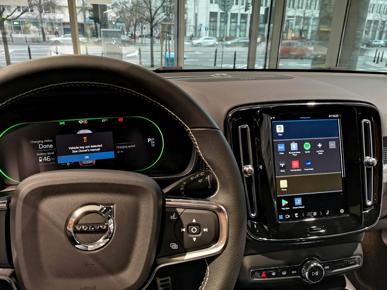Google Android Automotive w Volvo XC40 Recharge