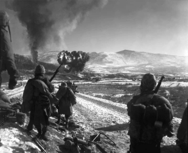 Amerykańscy żołnierze podczas bitwy o zbiornik Chosin