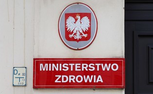 Ministerstwo zdrowia przypomina o zakazie sprzedaży energetyków dzieciom i młodzieży