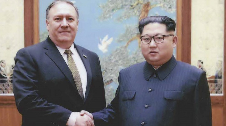 Mike Pompeo külügyminiszter és Kim Dzsong Un áprilisi találkozásukkor /Fotó: AFP