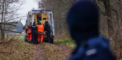 Migranci pobici łomem i obrabowani pod Hajnówką. Poprosili o wodę