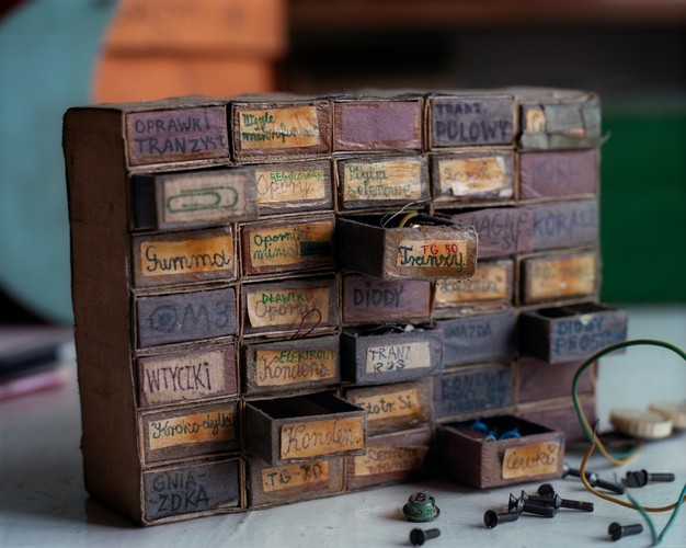 Zdjęcia pracowni Juliana Antonisza/ Photos  from the studio of Julian Antonisz, fot./photo Weronika Łodzińska, dzięki uprzejmości Zachęty Narodowej Galerii Sztuki/ courtesy of Zachęta National Gallery of Art