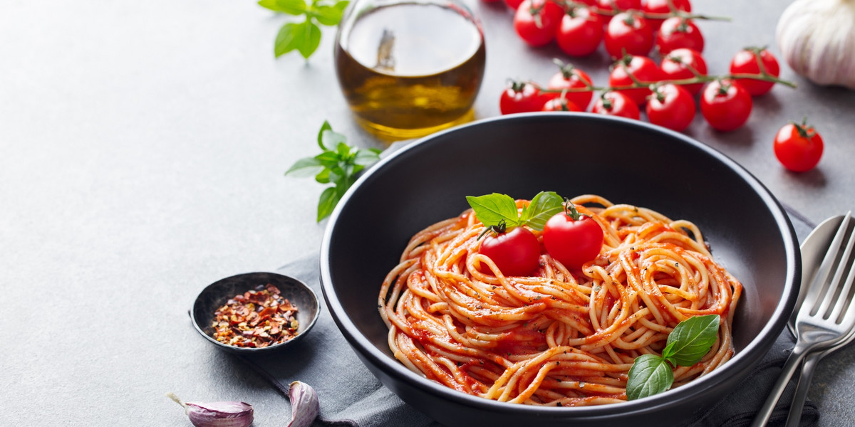 Najpopularniejsze we Włoszech spaghetti z sosem pomidorowym.