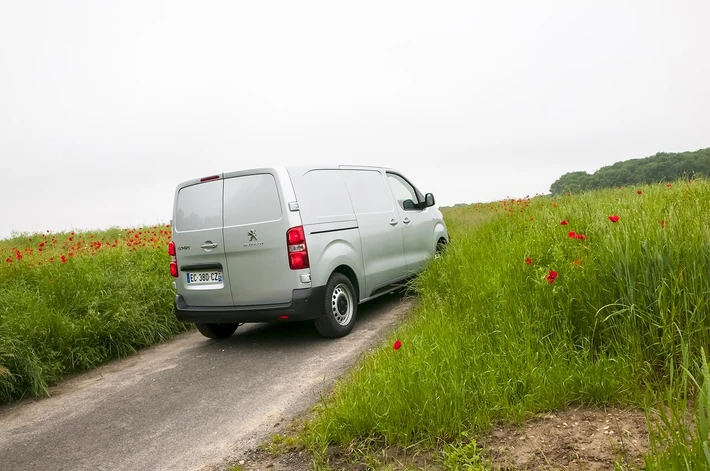 Wielki test Forbes Peugeot Expert w firmie Coyote