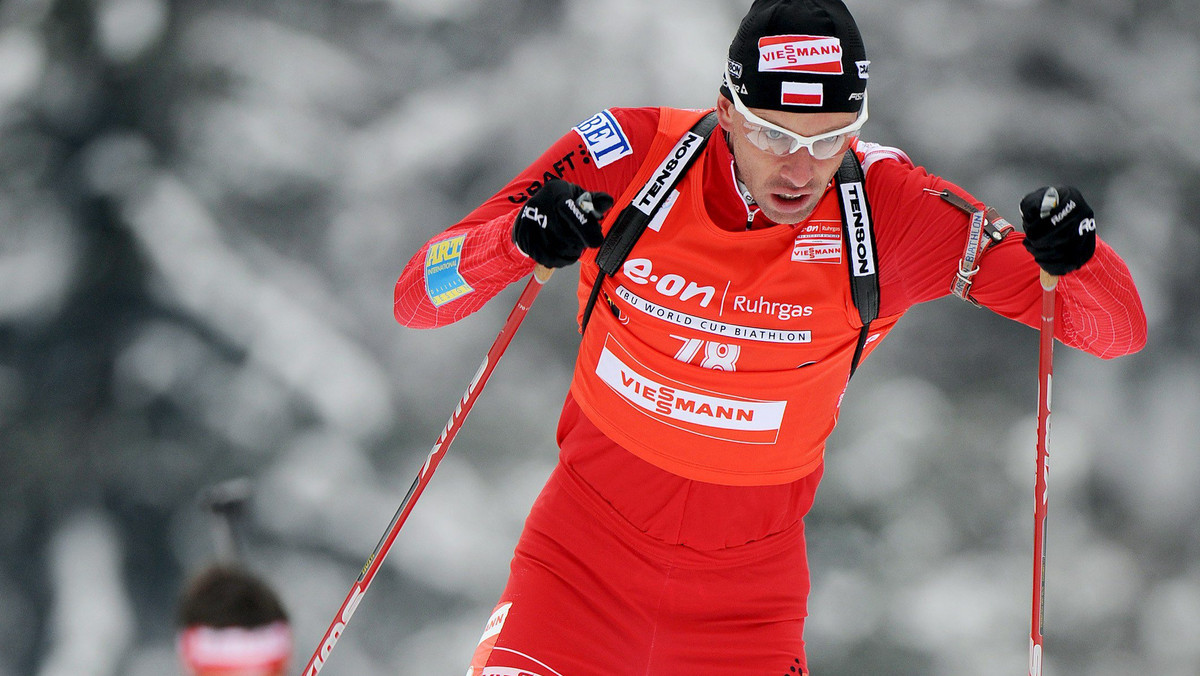 Bjoern Ferry po raz drugi w karierze wygrał zawody biathlonowego Pucharu Świata. Szwed triumfował w biegu pościgowym (12,5 km) we włoskiej Anterselvie. Mimo fatalnego strzelania czwarte miejsce zajął Tomasz Sikora.