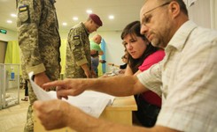 Przedterminowe wybory parlamentarne na Ukrainie. Do godziny 15 ponad 35-procentowa frekwencja