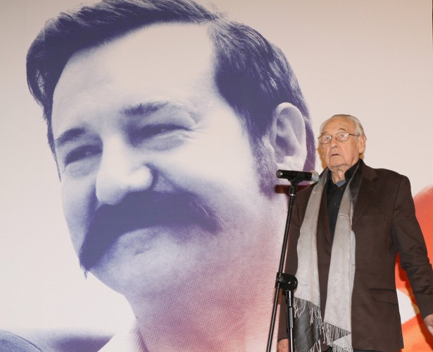 Andrzej Wajda w trakcie konferencji prasowej filmu "Wałęsa".