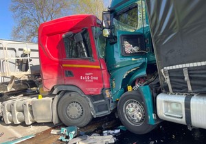 Sudar dva šlepera kod Aranđelovca, saobraćaj obustavljen