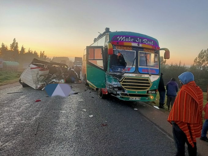 4 killed after bus collided with Matatu along Eldoret - Nakuru Highway