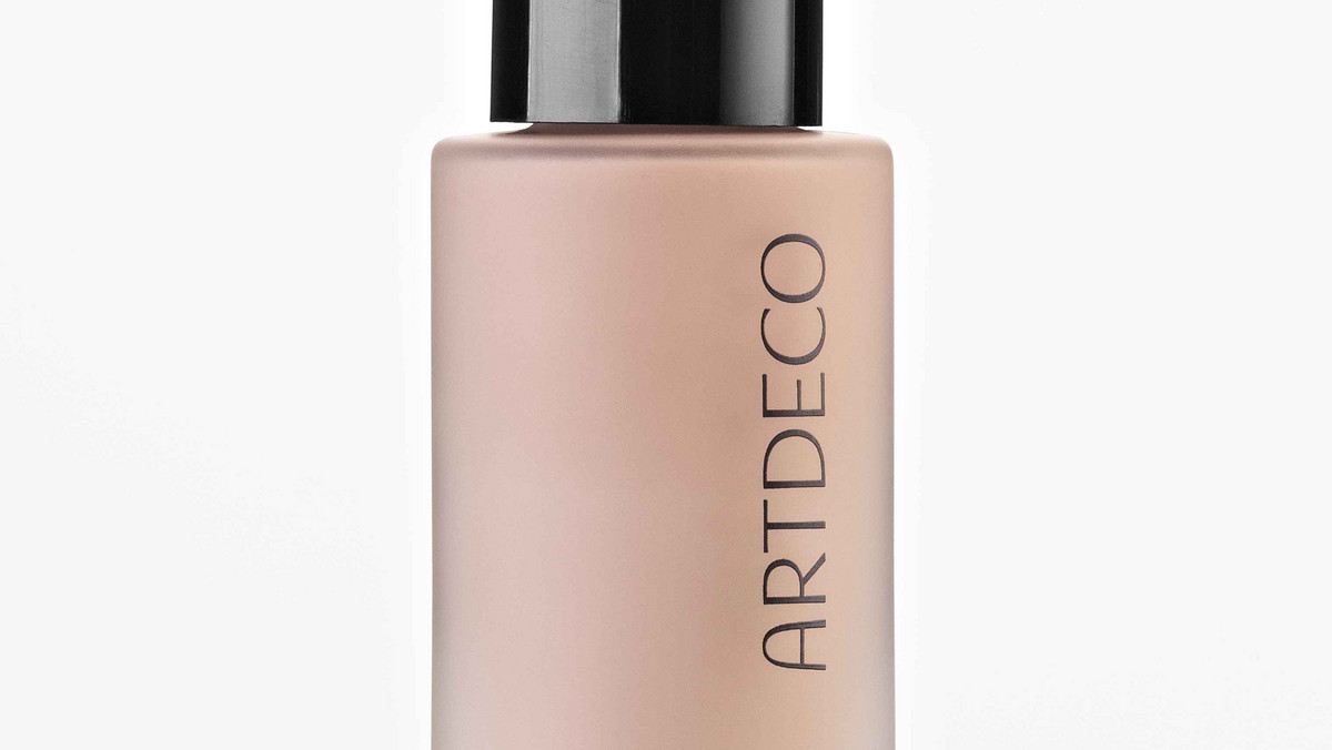 ARTDECO przedstawia innowacyjny podkład  do makijażu NUDE FOUNDATION. Kosmetyk wykorzystuje technikę  MINIMAL MAKE-UP i odwołuje się do trendu „SLOW LIFE”, który promuje świadome wybory, minimalizm, proste rozwiązania, dbałość o naturę i odrzucenie zbędnych, komercyjnych gadżetów. Hołduje zasadzie - mniej znaczy lepiej. Marka ARTDECO postanowiła przenieść ideę „powolnego życia” do świata kosmetologii, stawia na naturalność i piękno poprzez subtelny, lekki make up.