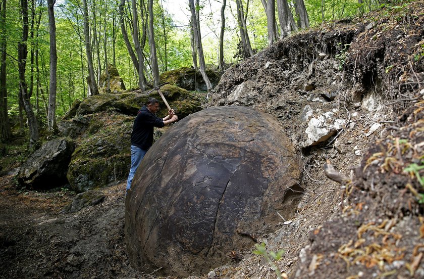 Gigantyczna kamienna kula odkryta w Bośni i Hercegowinie