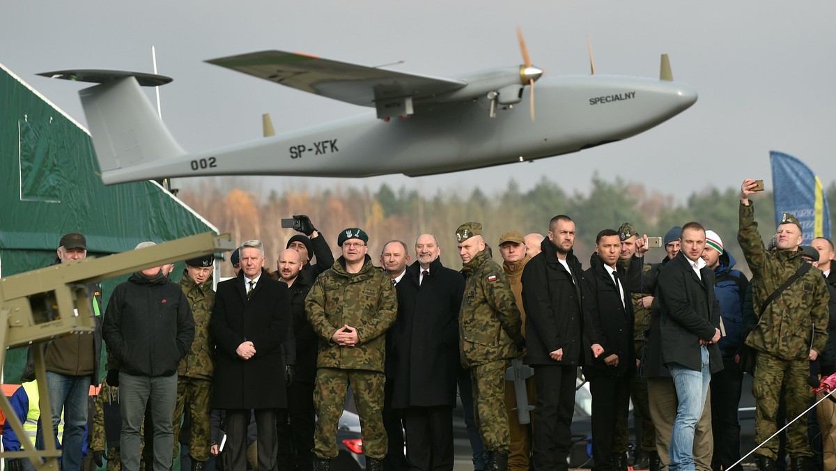 Prezentacja projektow najnowszych polskich bezzalogowych statkow powietrznych drony bezzałogowce maszyny bezzałogowe