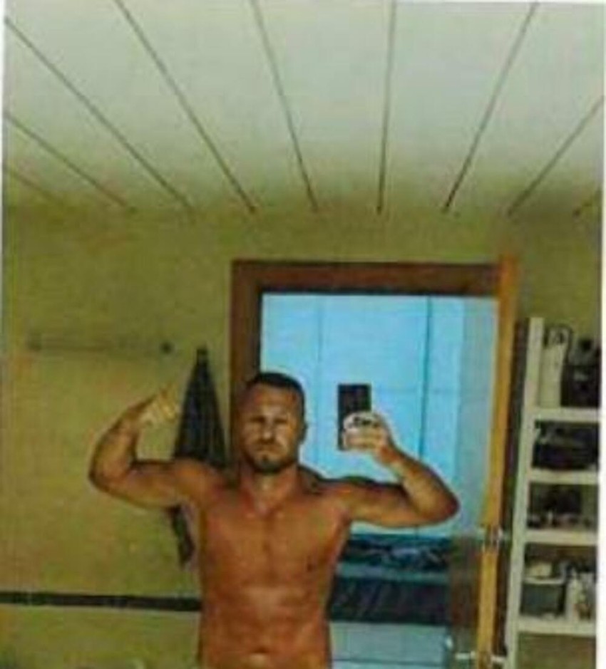 Zvicer slao svoje fotografije Miloviću 