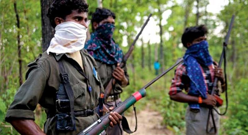 Maoist rebel blasts kill 10 policemen in Indian hills