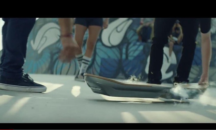 Leksusov leteći skejt