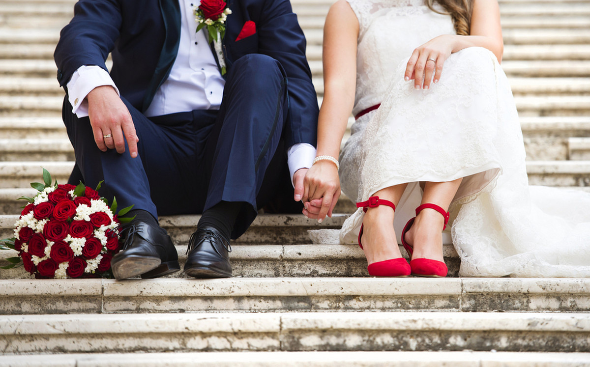 Kredyt gotówkowy na ślub i wesele — czy warto go brać?