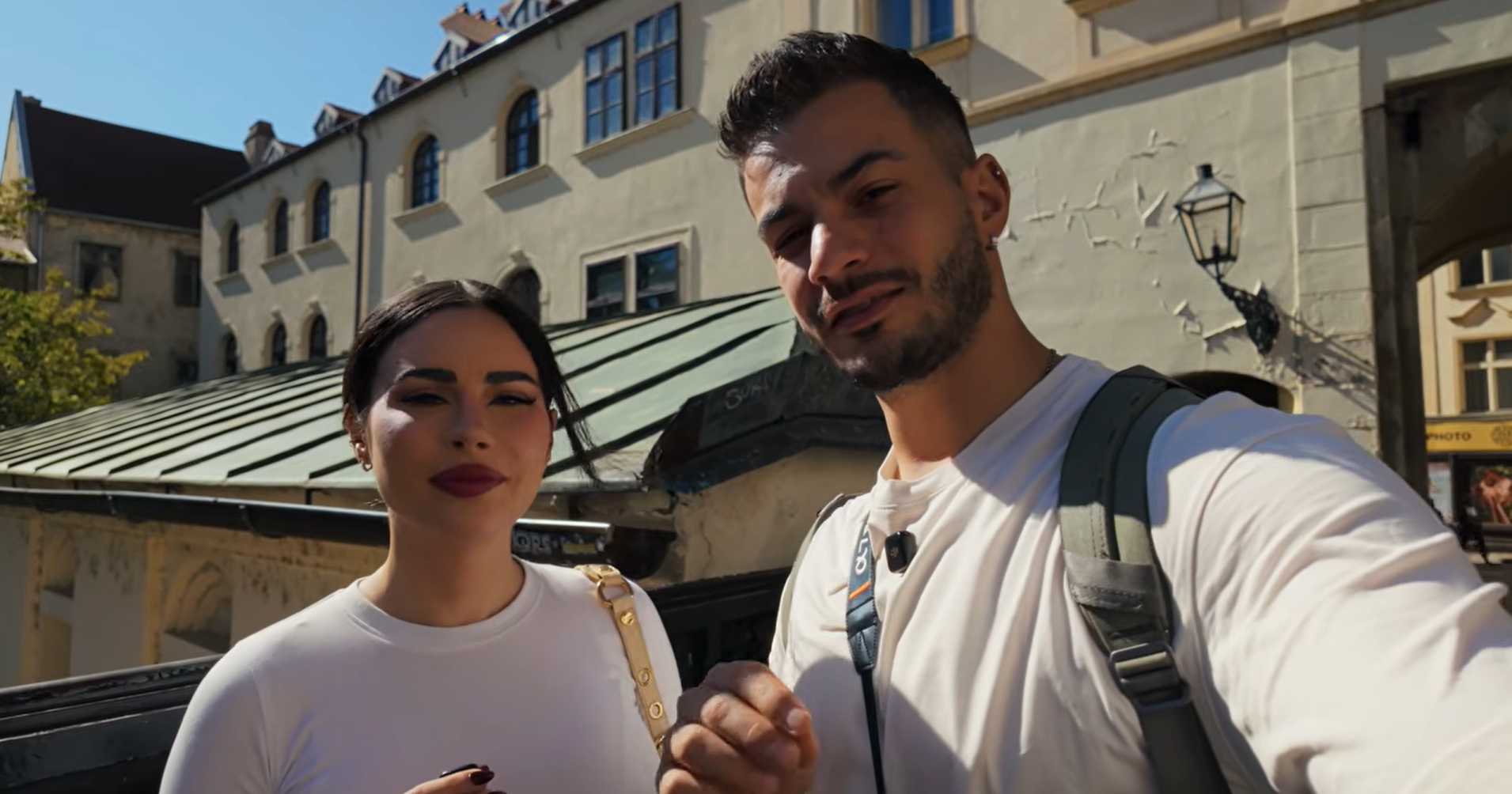 Cestovateľský pár Laura a Horia z Veľkej Británie v Bratislave. 