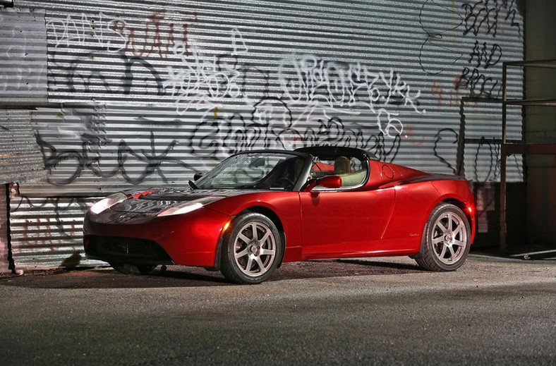 Tesla Roadster przyjedzie do Europy