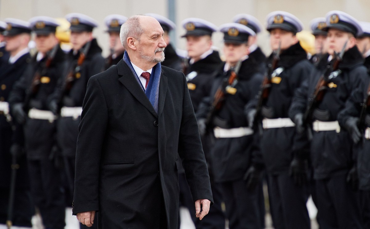 Spór kompetencyjny na linii minister Macierewicz – prezydent Duda dotyczy modelu dowodzenia