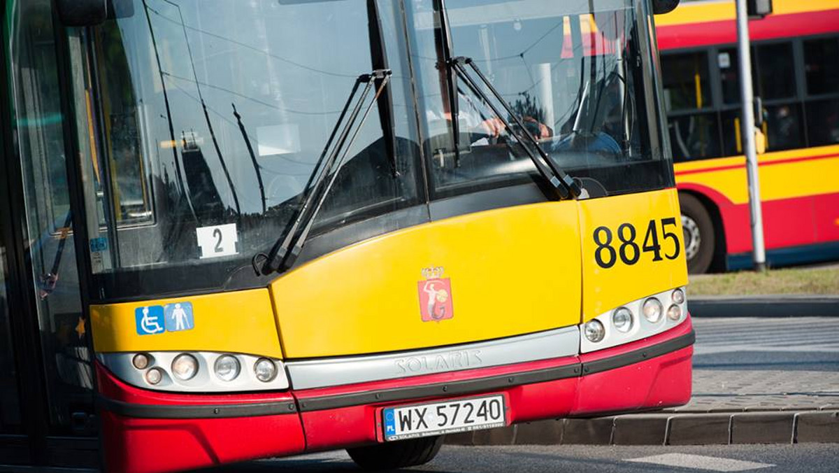 Zmiany w przebiegu trasy i rozkładzie jazdy autobusowej linii 176 postulują mieszkańcy warszawskiej Białołęki. Uważają, że kursuje zbyt rzadko i niepunktualnie. W odpowiedzi ZTM proponuje skrócenie jej trasy. Pasażerowie mają się wypowiedzieć na ten temat w konsultacjach społecznych.