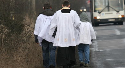 Ile dają ludzie na kolędzie? Spytaliśmy księdza. Mówi wprost