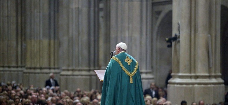 Papież Franciszek modli się za zabitych muzułmanów