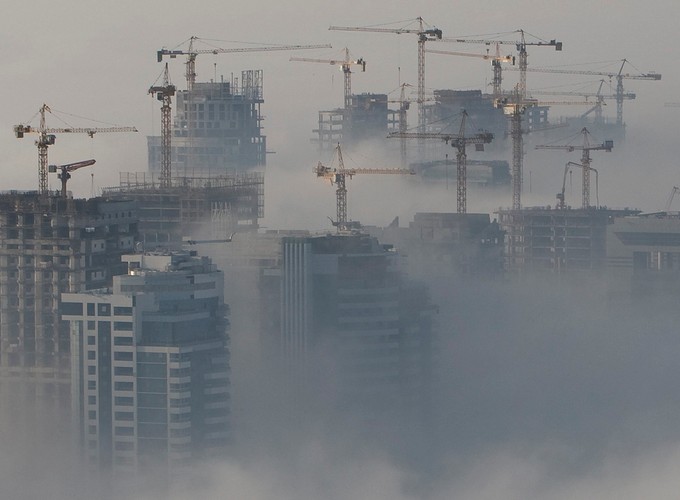 Gęsta mgła utrudnia życie mieszkańcom Dubaju