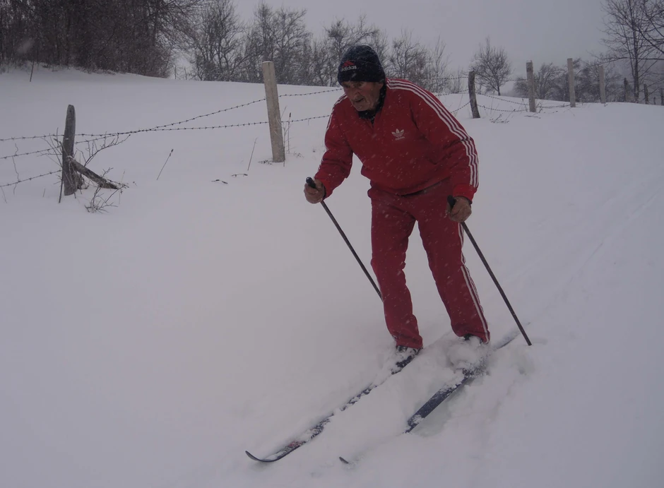 Dve godine zaredom Ilija je bio državni prvak u nordijskom skijanju, a posle je bio regrutovan u gardu