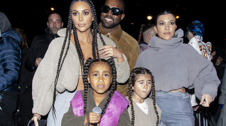 Kim Kardashian és Kanye West kislánya egyszerre volt cuki és baromi laza / Fotó: Northfoto