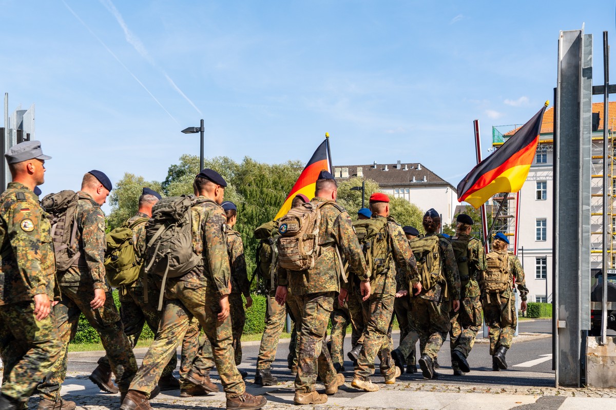 Niemiecki rząd chce zbudować silną armię