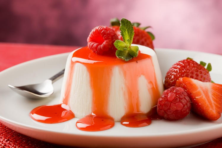 <b>Panna cotta</b><br />Delikatny włoski deser na bazie śmietanki