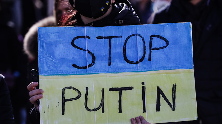 'Stop Putyin' - tüntetnek világszerte a háború ellen / Fotó: MTI EPA
