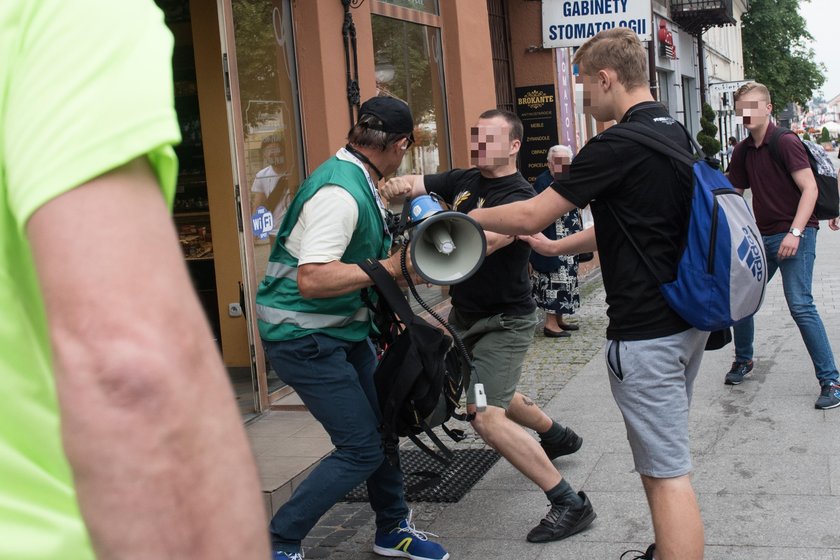 Narodowcy zaatakowali KOD podczas manifestacji