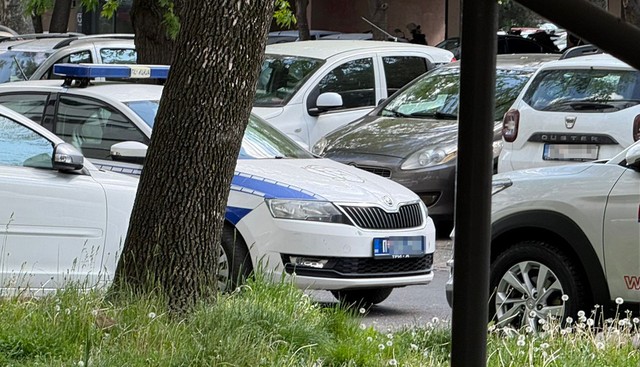 Policija ispred stana Marka Bulata