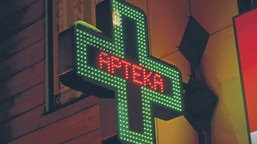 naczelna rada lekarska nalega na utrzymanie zakazu reklamy aptek