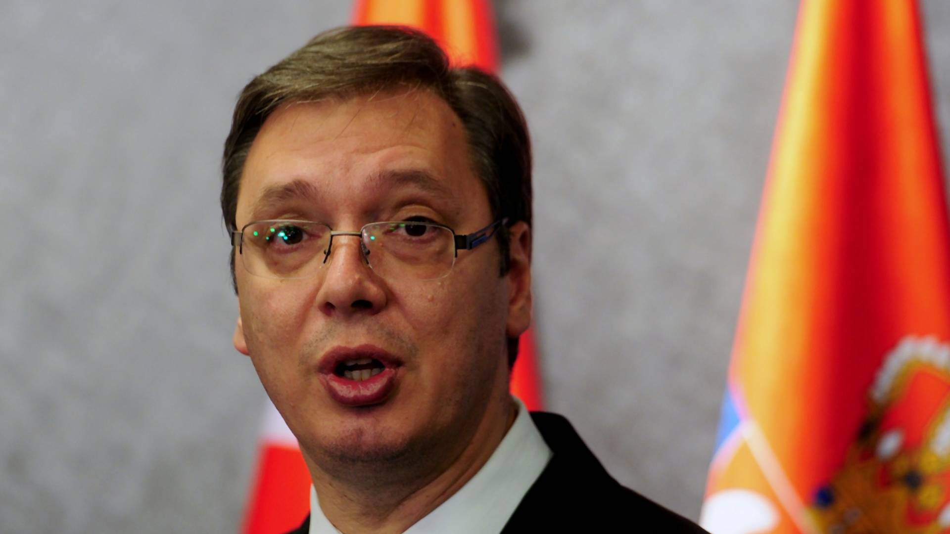 Vučić napušta politiku i ljudi su u panici