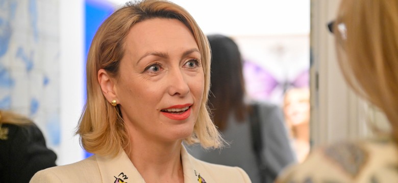 Anna Kalczyńska leczy córkę na NFZ. Ile zapłaciła za ortezę?