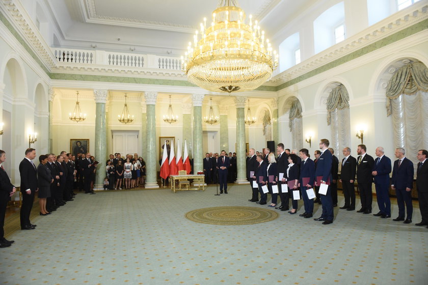 Oto nowi ministrowie! Poznaj zmieniony skład rządu!