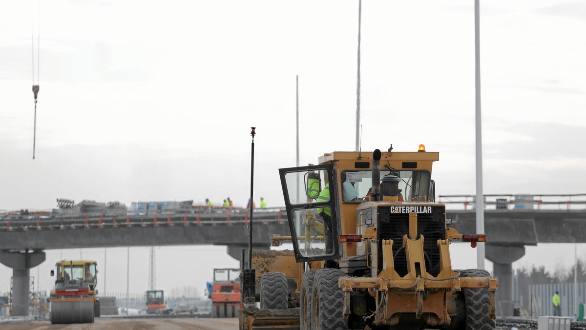 Nowa Trybuna Opolska: Firma Skanska wygrała przetarg na budowę węzła nad obwodnicą Opola. Jeśli w postępowaniu nie będzie protestów to inwestycja, warta ponad 33,8 mln złotych, ruszy jeszcze w styczniu.