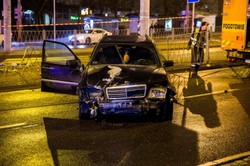 Dramatyczny wypadek w Szczecinie. Stracił panowanie nad autem, uderzył w przystanek. Są ranni [ZDJĘCIA]