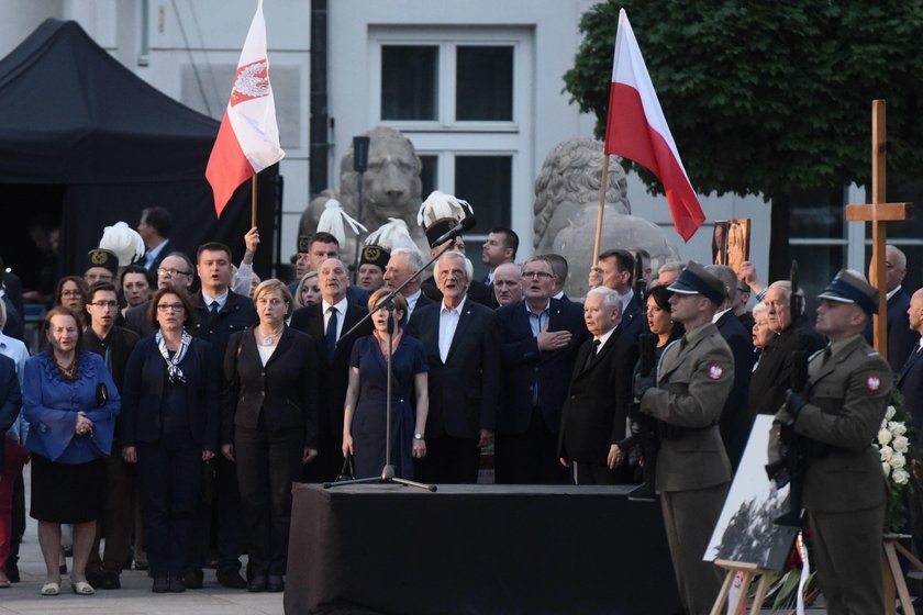 Żenujące tłumaczenia senatora