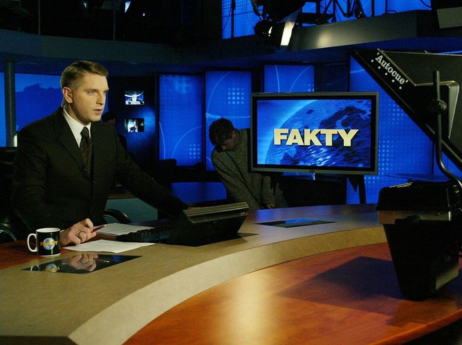Trzy z siedmiu lat pracy w TVP Tomasz Lis spędził w USA - był korespondentem 'Wiadomości'. Po powrocie do Polski zzaczął pracę w TVN, gdzie stworzył flagowy program informacyjny tej stacji, 'Fakty'